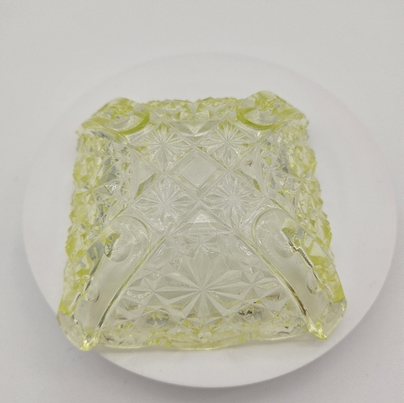 Vintage EAPG Vaseline Glass Daisy And Cross Pattern Trinket Dish Glows - Picture 3 of 8